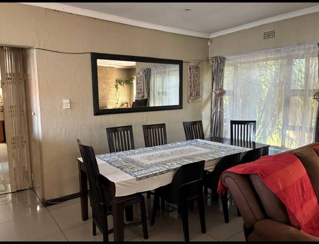 5 BEDROOM FREEHOLD FOR SALE IN CROYDON